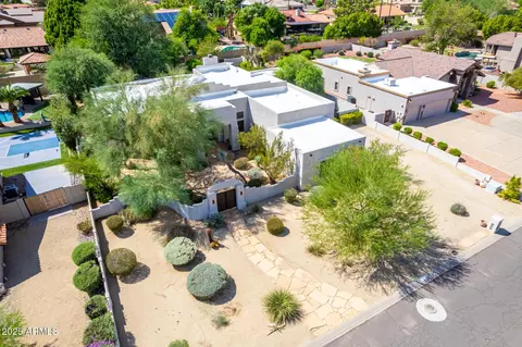 View/Area - 11626 S Tonalea Dr, Phoenix, AZ 85044 photo 3 of 15
