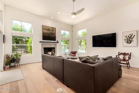 Living - 11626 S Tonalea Dr, Phoenix, AZ 85044 photo 2 of 3