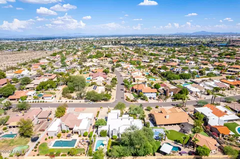 View/Area - 11626 S Tonalea Dr, Phoenix, AZ 85044 photo 13 of 15