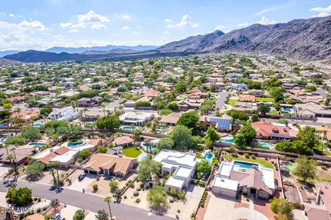 View/Area - 11626 S Tonalea Dr, Phoenix, AZ 85044 photo 12 of 15