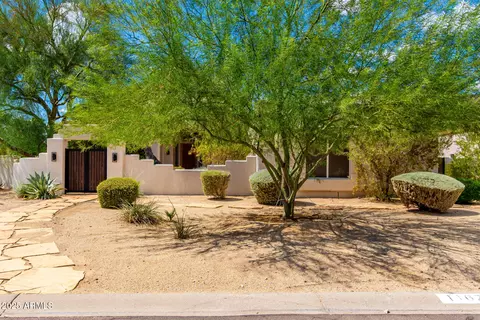 Exterior - 11626 S Tonalea Dr, Phoenix, AZ 85044 photo 5 of 21