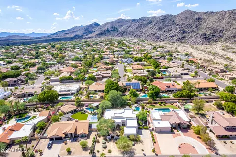 View/Area - 11626 S Tonalea Dr, Phoenix, AZ 85044 photo 10 of 15