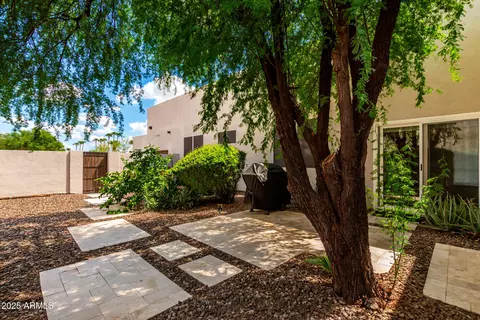 Exterior - 11626 S Tonalea Dr, Phoenix, AZ 85044 photo 13 of 21