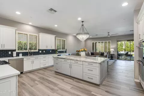 Kitchen - 3732 E Maffeo Rd, Phoenix, AZ 85050 photo 4 of 5