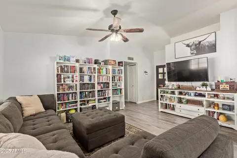 6250 E Grandview Cir, Mesa, AZ 85205 photo 5