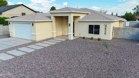 2010 E 13th St, Douglas, AZ 85607