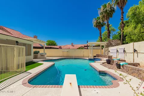 Exterior - 1426 E Redfield Rd, Gilbert, AZ 85234 photo 7 of 8