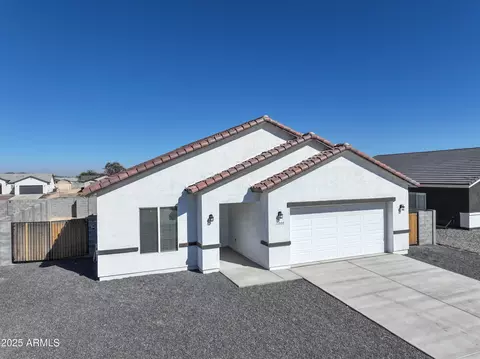 11000 W Cove Dr, Arizona City, AZ 85123