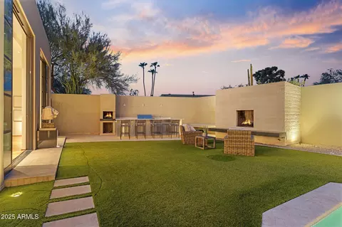 Exterior - 5817 N 45th St, Phoenix, AZ 85018 photo 9 of 10