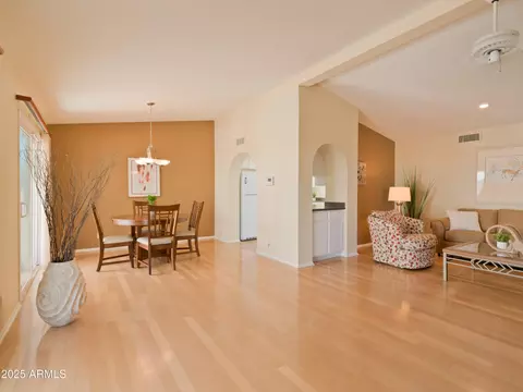 Dining - 1216 E Winged Foot Rd, Phoenix, AZ 85022 photo 1 of 2