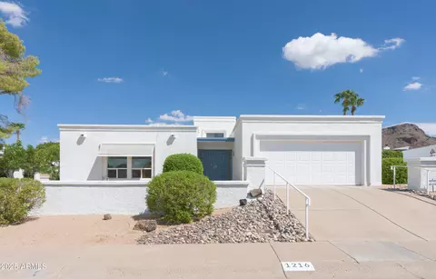 1216 E Winged Foot Rd, Phoenix, AZ 85022