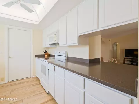Kitchen - 1216 E Winged Foot Rd, Phoenix, AZ 85022 photo 2 of 4