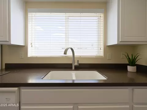 Kitchen - 1216 E Winged Foot Rd, Phoenix, AZ 85022 photo 3 of 4