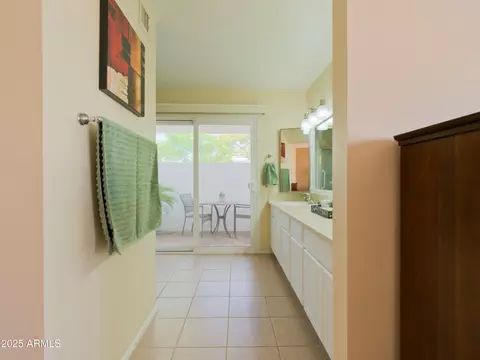Bath - 1216 E Winged Foot Rd, Phoenix, AZ 85022 photo 3 of 5