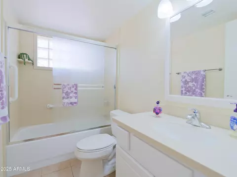 Bath - 1216 E Winged Foot Rd, Phoenix, AZ 85022 photo 1 of 5