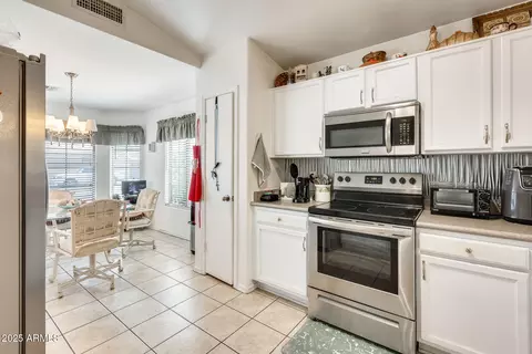 3024 S 64th Ave, Phoenix, AZ 85043 photo 11