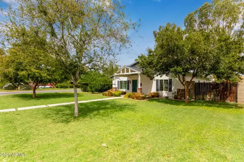 Exterior - 1002 E Medlock Dr, Phoenix, AZ 85014 photo 2 of 7