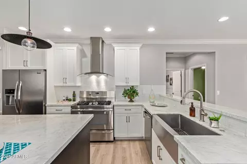 Kitchen - 1002 E Medlock Dr, Phoenix, AZ 85014 photo 3 of 4