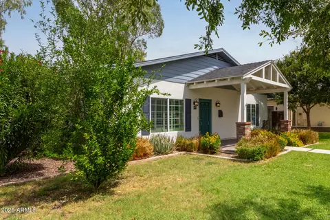 Exterior - 1002 E Medlock Dr, Phoenix, AZ 85014 photo 3 of 7