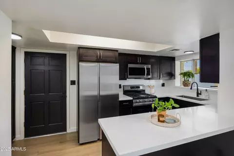 Kitchen - 1708 E Solano Dr, Phoenix, AZ 85016 photo 3 of 5
