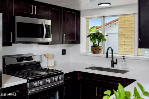 Kitchen - 1708 E Solano Dr, Phoenix, AZ 85016 photo 2 of 5