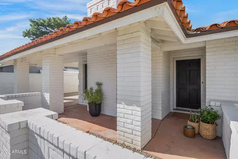 Exterior - 1708 E Solano Dr, Phoenix, AZ 85016 photo 2 of 14