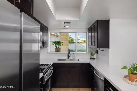 Kitchen - 1708 E Solano Dr, Phoenix, AZ 85016 photo 4 of 5