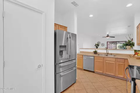 10154 E Kilarea Ave, Mesa, AZ 85209 photo 8