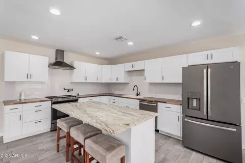 Kitchen - 3516 Earll Dr, Phoenix, AZ 85018 photo 1 of 2