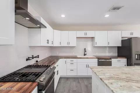 Kitchen - 3516 Earll Dr, Phoenix, AZ 85018 photo 2 of 2