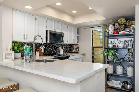 Kitchen - 815 E Grovers Ave #55, Phoenix, AZ 85022 photo 1 of 5