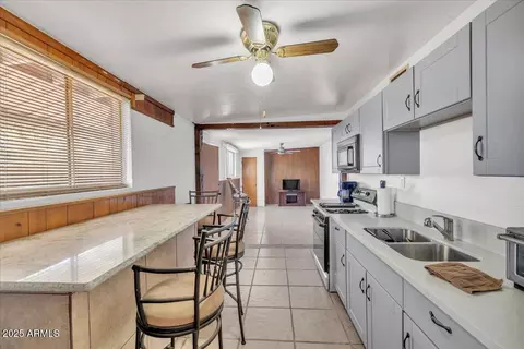 Kitchen - 1837 E Pleasant Ln, Phoenix, AZ 85042 photo 2 of 4