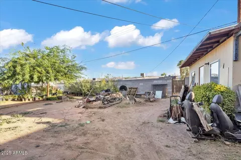 Exterior - 1837 E Pleasant Ln, Phoenix, AZ 85042 photo 2 of 2