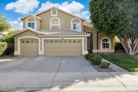 1305 W Lobster Trap Dr, Gilbert, AZ 85233