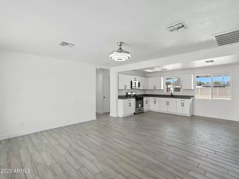 Living - 1420 E 2nd Ave, Mesa, AZ 85204 photo 2 of 4