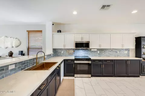Kitchen - 1819 E Valencia Dr, Phoenix, AZ 85042 photo 2 of 5