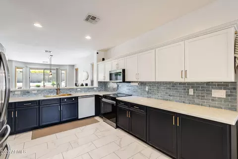 Kitchen - 1819 E Valencia Dr, Phoenix, AZ 85042 photo 4 of 5