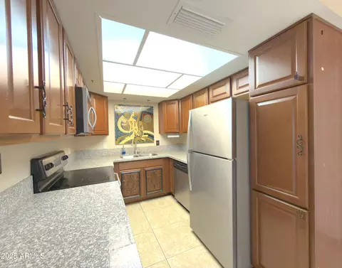 8612 N Shadow Ln, Peoria, AZ 85345