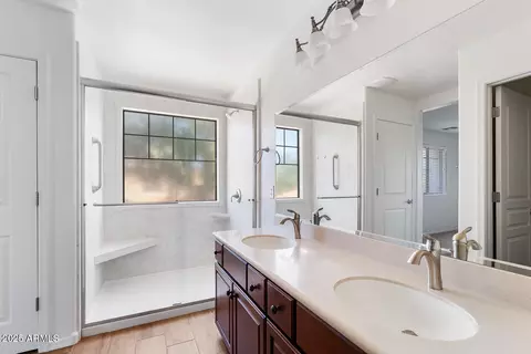 Bath - 2856 S Brett St, Gilbert, AZ 85295 photo 2 of 3