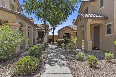 85 E Palomino Dr, Gilbert, AZ 85296 photo 3