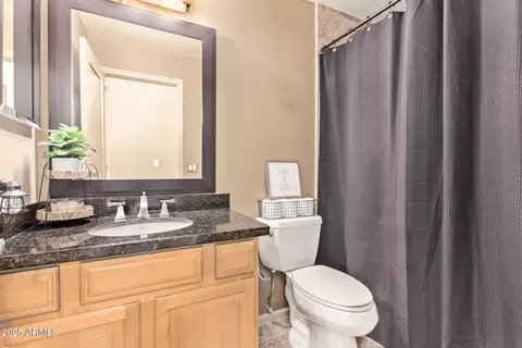 Bath - 3922 E Marconi Ave, Phoenix, AZ 85032 photo 2 of 2