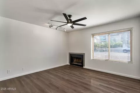 Living - 5146 E Oak St #112, Phoenix, AZ 85008 photo 3 of 4