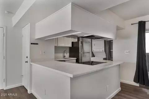 Kitchen - 5146 E Oak St #112, Phoenix, AZ 85008 photo 1 of 3
