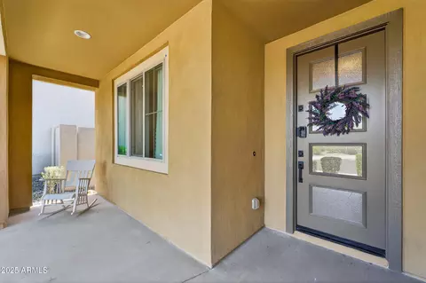 Exterior - 5939 E Abraham Ln, Phoenix, AZ 85054 photo 3 of 8