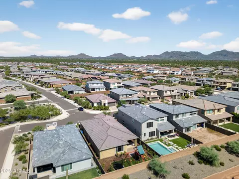 View/Area - 5939 E Abraham Ln, Phoenix, AZ 85054 photo 6 of 6