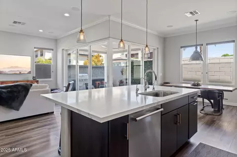 Kitchen - 1555 E Ocotillo Rd #16, Phoenix, AZ 85014 photo 3 of 6