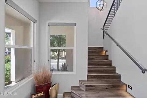 Entry Way - 1555 E Ocotillo Rd #16, Phoenix, AZ 85014 photo 3 of 8