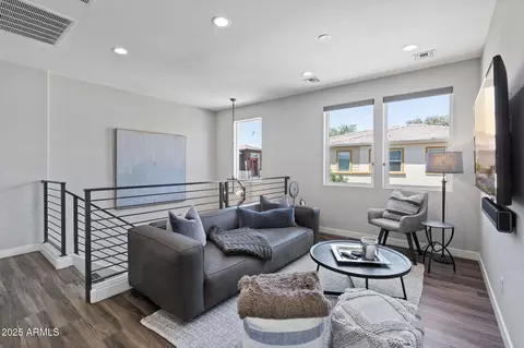 Living - 1555 E Ocotillo Rd #16, Phoenix, AZ 85014 photo 1 of 1
