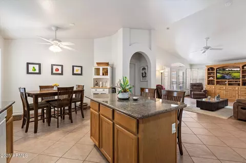 Kitchen - 4222 E Rosemonte Dr, Phoenix, AZ 85050 photo 2 of 4