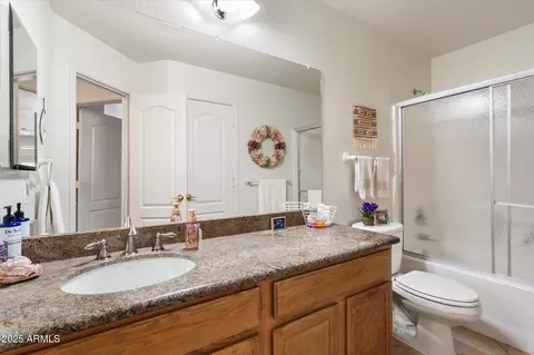 Bath - 4222 E Rosemonte Dr, Phoenix, AZ 85050 photo 2 of 3